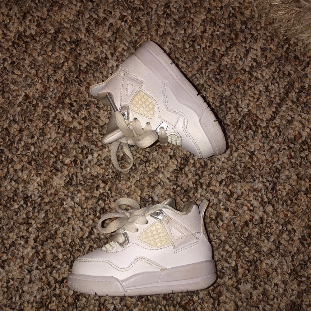 Nike’s - Picture 2 of 3